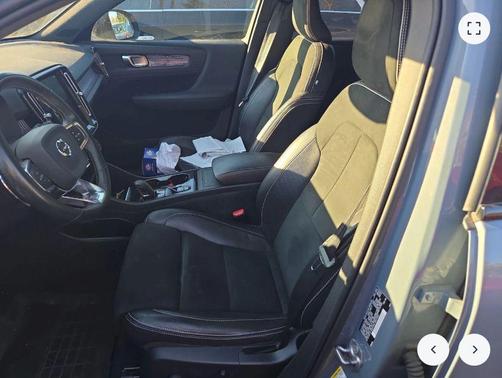 2020 Volvo XC40 T5 R-Design