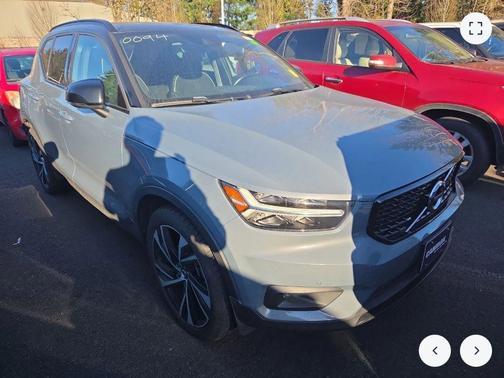 2020 Volvo XC40 T5 R-Design