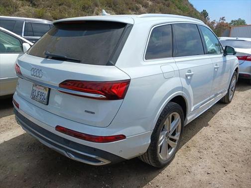 2020 Audi Q7 45 Premium Plus