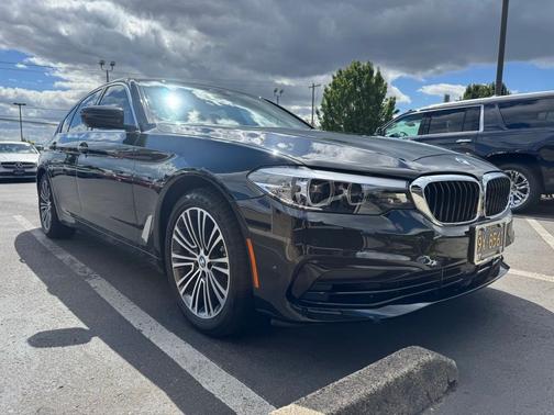 Black Sapphire Metallic 2019 BMW 540 i xDrive