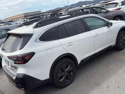 Crystal White Pearl 2021 Subaru Outback Onyx Edition XT