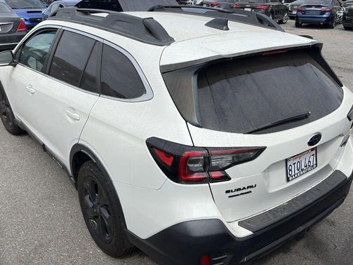 Crystal White Pearl 2021 Subaru Outback Onyx Edition XT