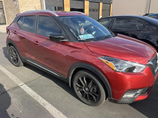 2020 Nissan Kicks SR