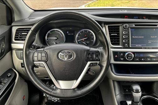2019 Toyota Highlander Hybrid Platinum