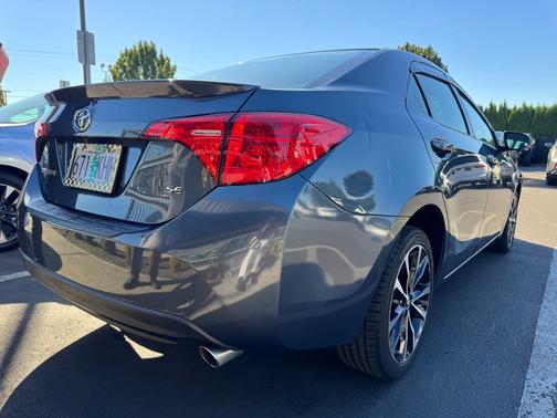 Gray 2017 Toyota Corolla SE