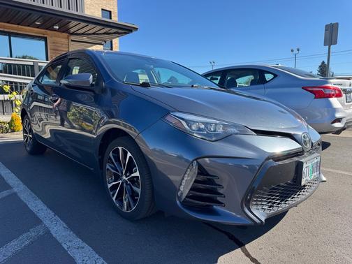 Gray 2017 Toyota Corolla SE