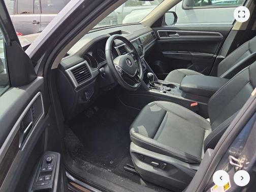 Platinum Gray Metallic 2019 Volkswagen Atlas 3.6L SE w/Technology
