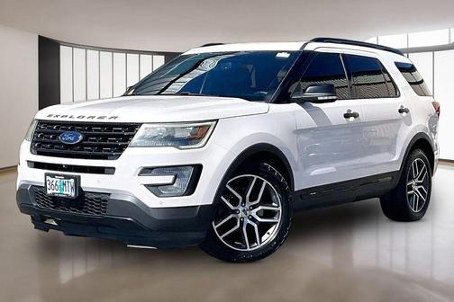 White Platinum Clearcoat Metallic 2016 Ford Explorer Base