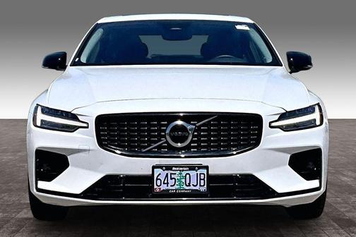 Crystal White Metallic 2024 Volvo S60 B5 Core Dark Theme