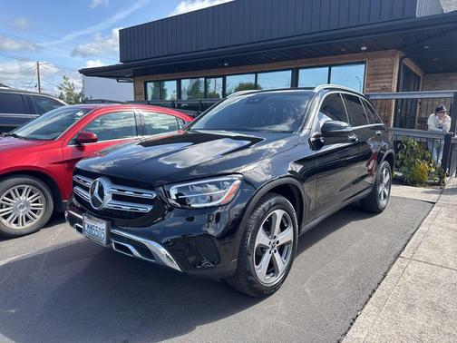 Black 2022 Mercedes-Benz GLC 300 4MATIC