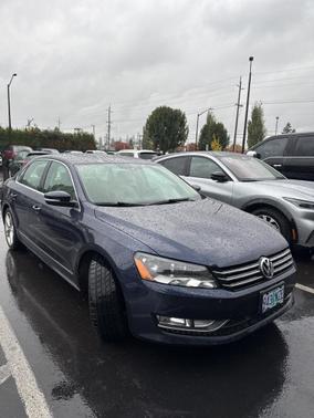 2015 Volkswagen Passat 1.8T Auto SE w/Sunroof & Nav