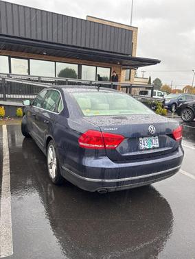 2015 Volkswagen Passat 1.8T Auto SE w/Sunroof & Nav