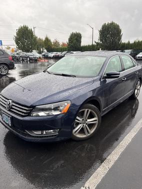 2015 Volkswagen Passat 1.8T Auto SE w/Sunroof & Nav