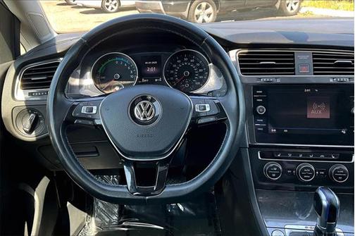2017 Volkswagen e-Golf SE