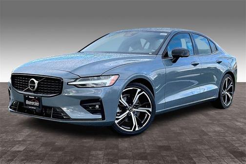 2024 Volvo S60 B5 Plus Dark Theme