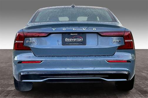 2024 Volvo S60 B5 Plus Dark Theme