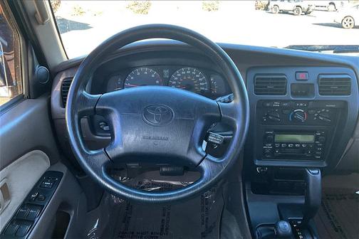 2002 Toyota 4Runner SR5