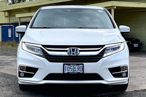 White 2019 Honda Odyssey Elite