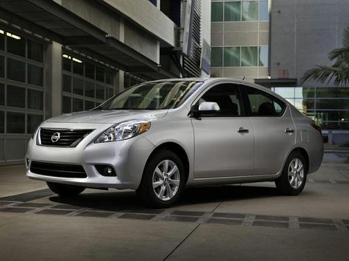 2014 Nissan Versa 1.6 S+