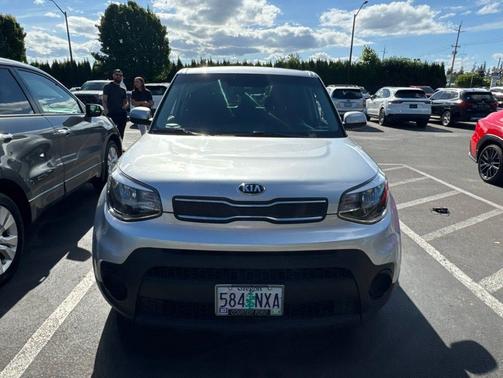 Bright Silver 2018 Kia Soul Base