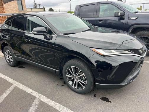 Black 2023 Toyota Venza LE