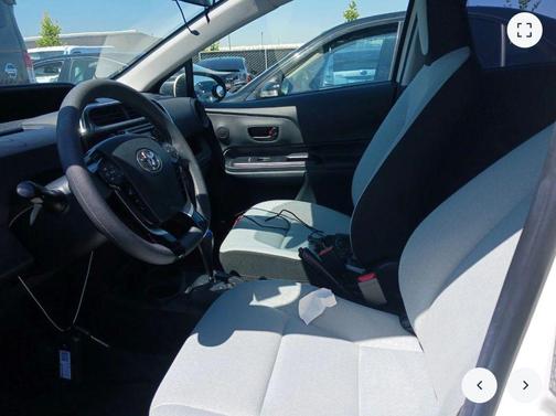 Super White 2018 Toyota Prius c One