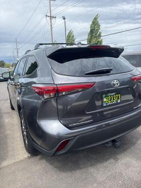 Moon Dust 2020 Toyota Highlander XLE