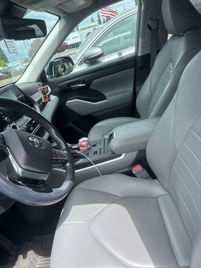 Moon Dust 2020 Toyota Highlander XLE