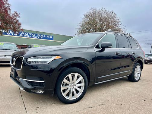 2016 Volvo XC90 T6 Momentum