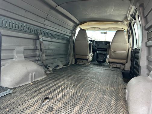 White 2003 Chevrolet Express 1500 Cargo