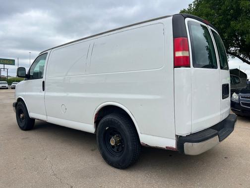 White 2003 Chevrolet Express 1500 Cargo