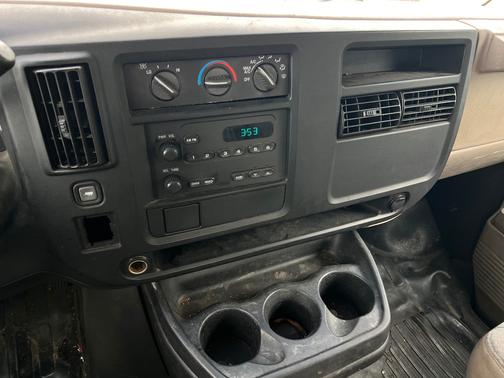 White 2003 Chevrolet Express 1500 Cargo