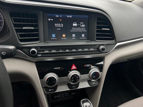 2019 Hyundai ELANTRA SEL