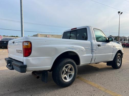 White 2002 Mazda B2300 Base