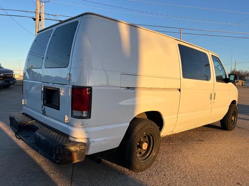 2001 Ford E150 Cargo