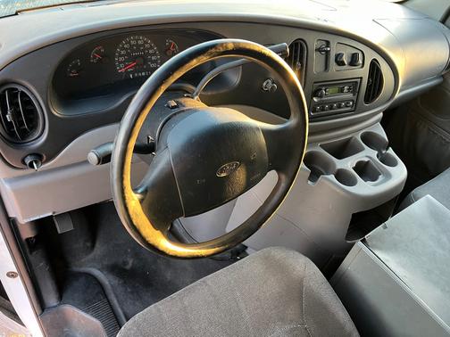 2001 Ford E150 Cargo