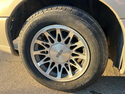 2001 Lincoln Town Car Signature