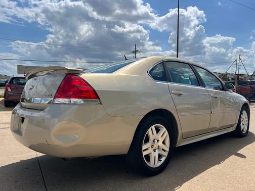 Gold 2010 Chevrolet Impala LT