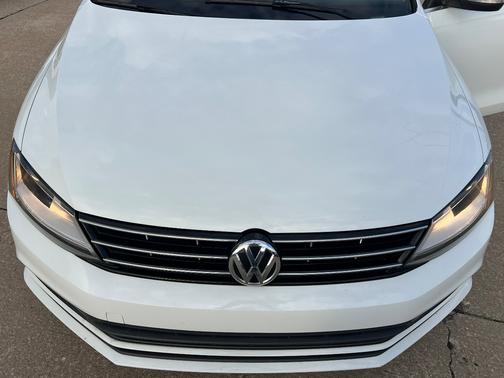 White 2018 Volkswagen Jetta 1.4T SE