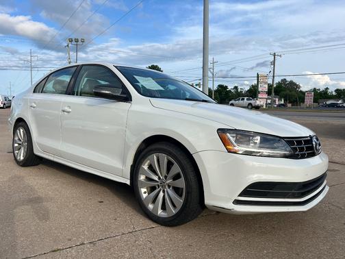 White 2018 Volkswagen Jetta 1.4T SE