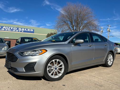 2020 Ford Fusion SE