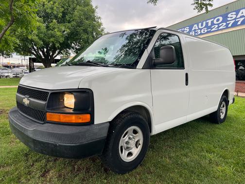 White 2007 Chevrolet Express 1500 Cargo