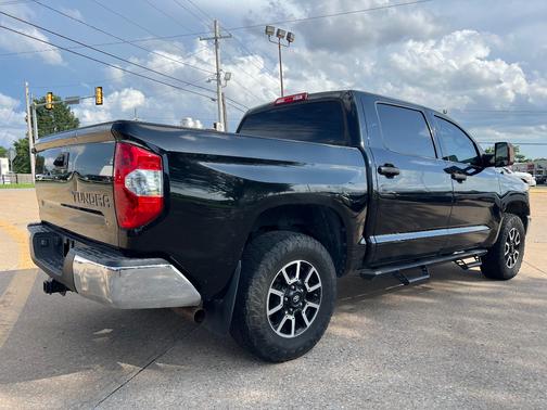 2018 Toyota Tundra SR5