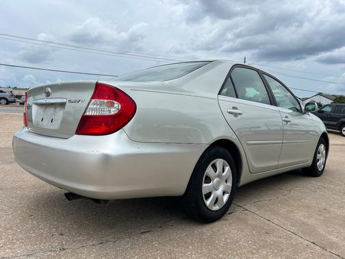 Silver 2002 Toyota Camry SE