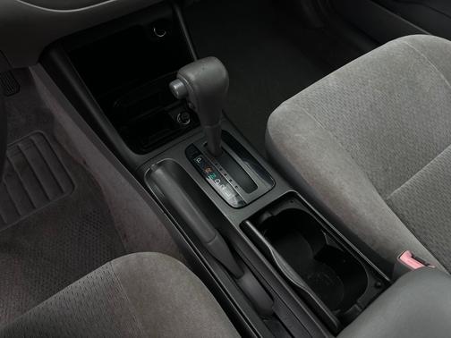 Silver 2002 Toyota Camry SE