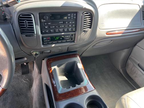1999 Lincoln Navigator Base