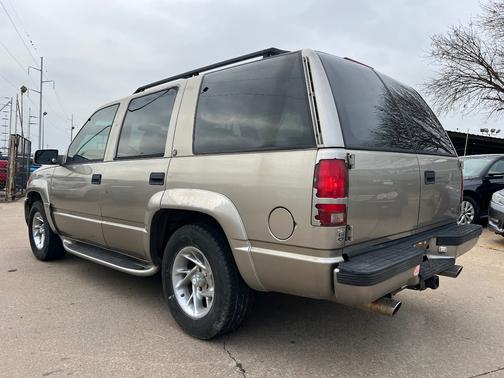 Gold 1999 Chevrolet Tahoe Base