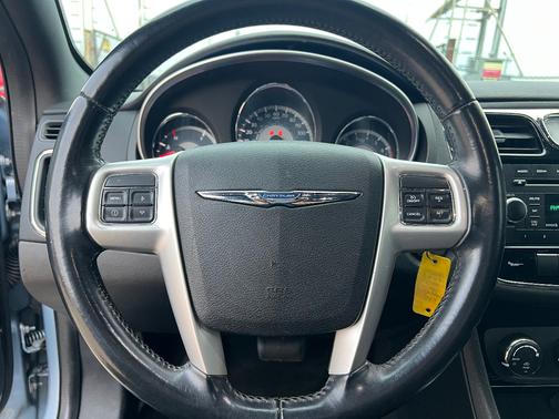 2012 Chrysler 200 Touring