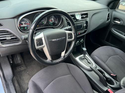 2012 Chrysler 200 Touring