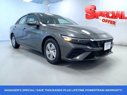 2025 Hyundai ELANTRA SE